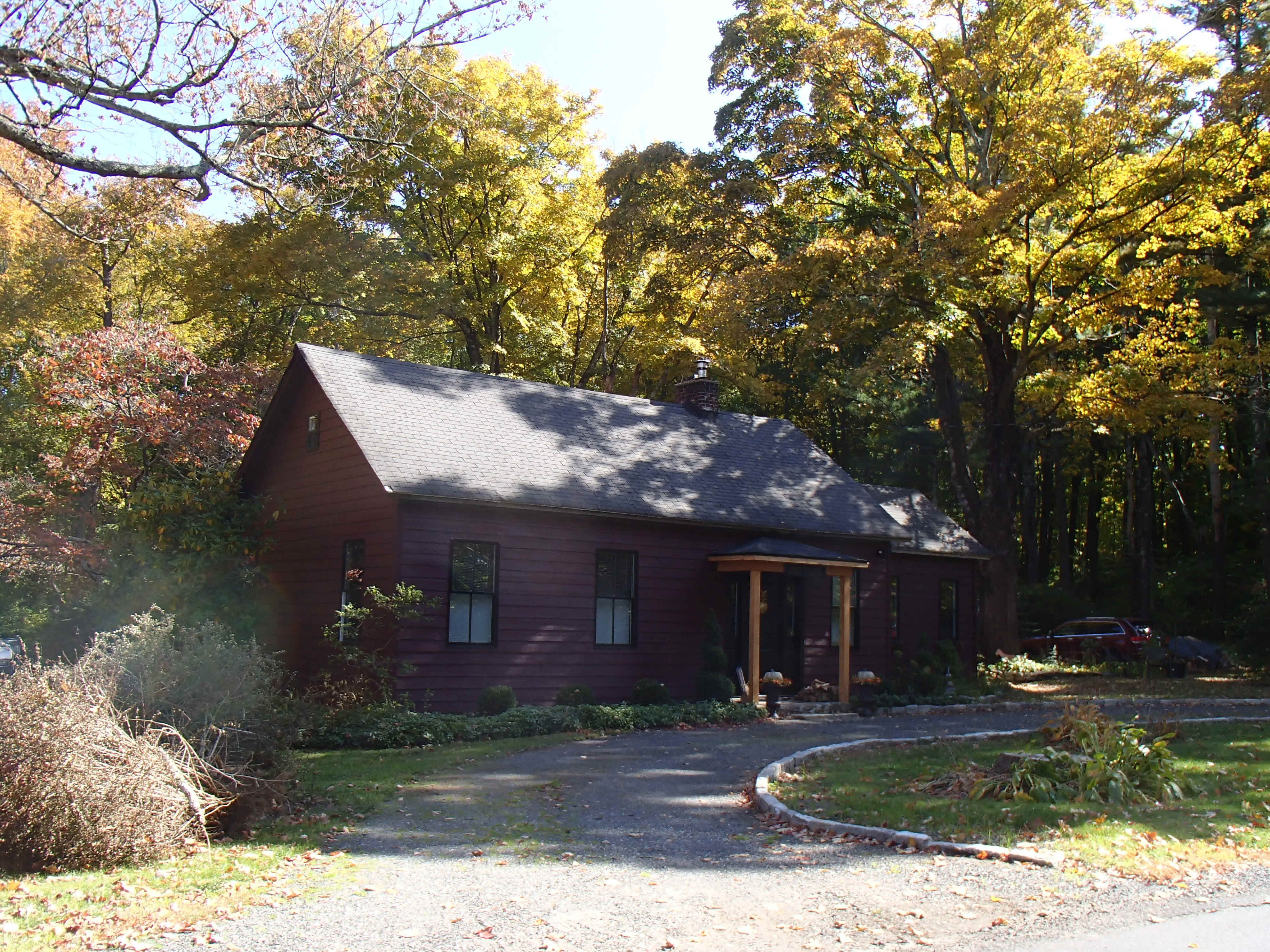 Building photograph for 4 SKYLINE RIDGE RD